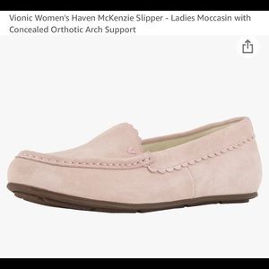 Vionic Women’s Haven McKenzie slipper.  Light pink suede faux shearling lining.